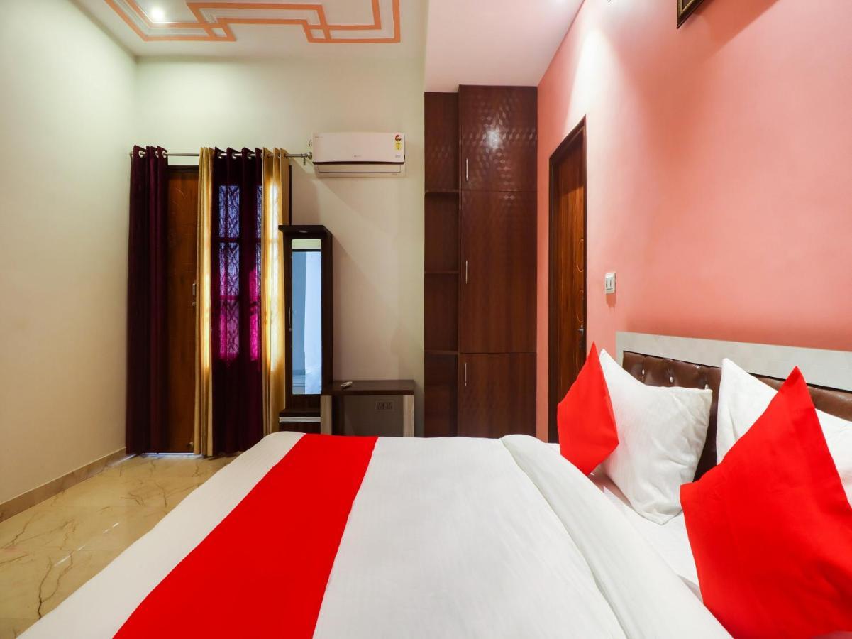 Oyo Lck1233 Rivaaj Palace Lucknow Exterior foto